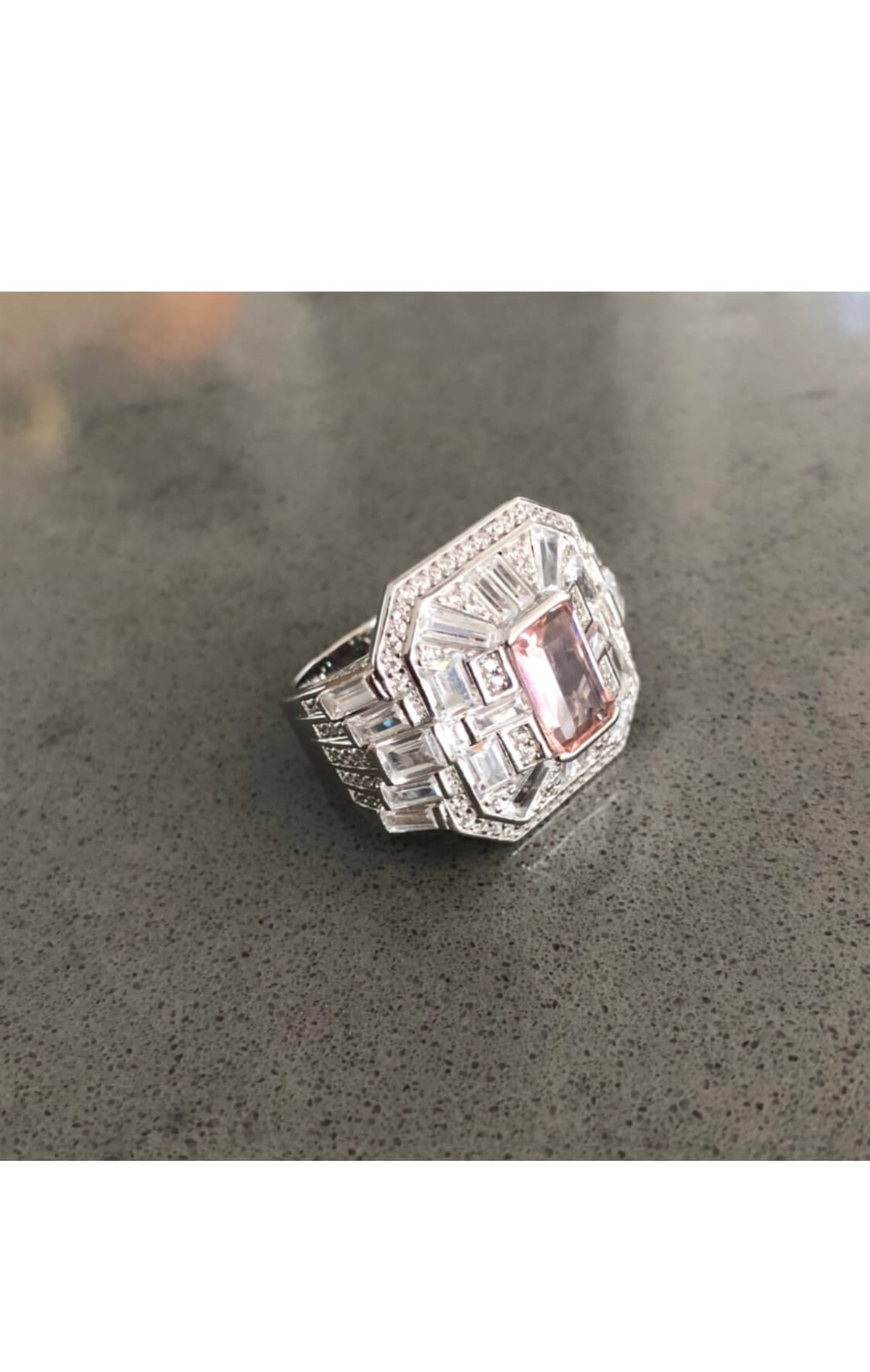 Pembe Baget Taşlı İthal Yüzük