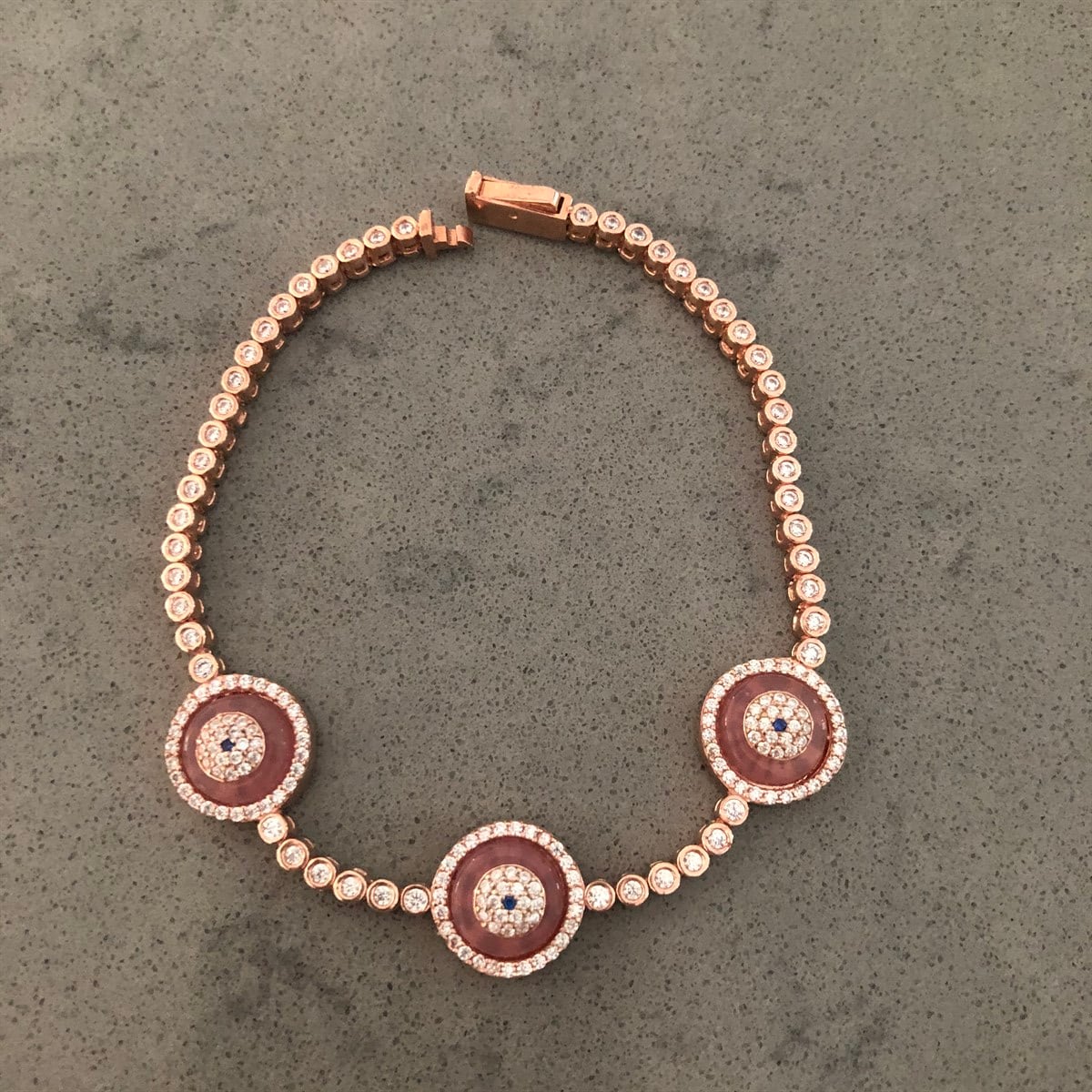 Pembe Üçlü Camgöz Bileklik