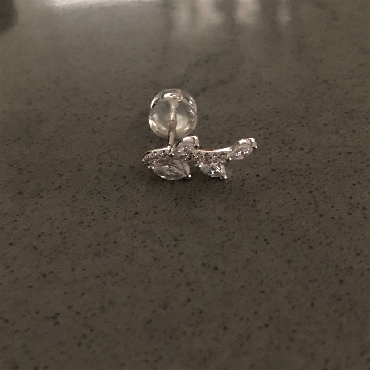 Yaprak Desen İthal Küpe