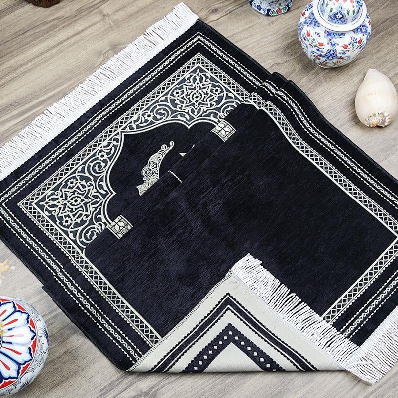 Ramadan Kerim  Şönil Seccade Siyah 68x110 cm - 330 gr