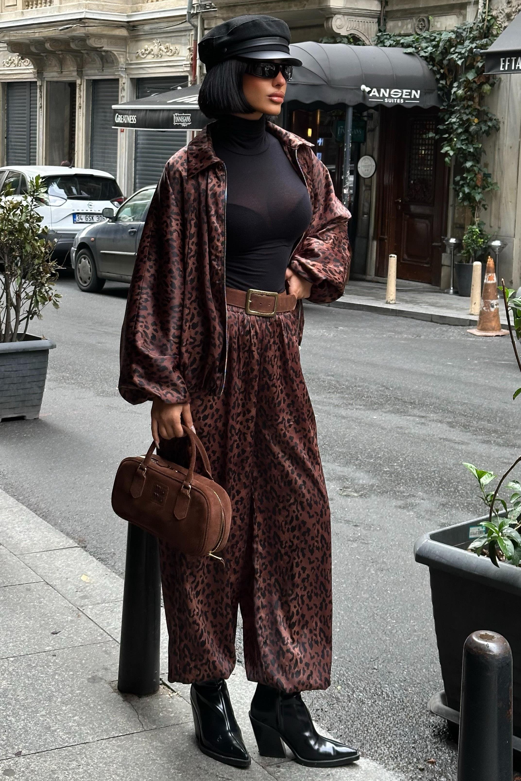 Bomber Ceket ve Şalvar Pantolonlu Leopar Desen Saten Takım 10276