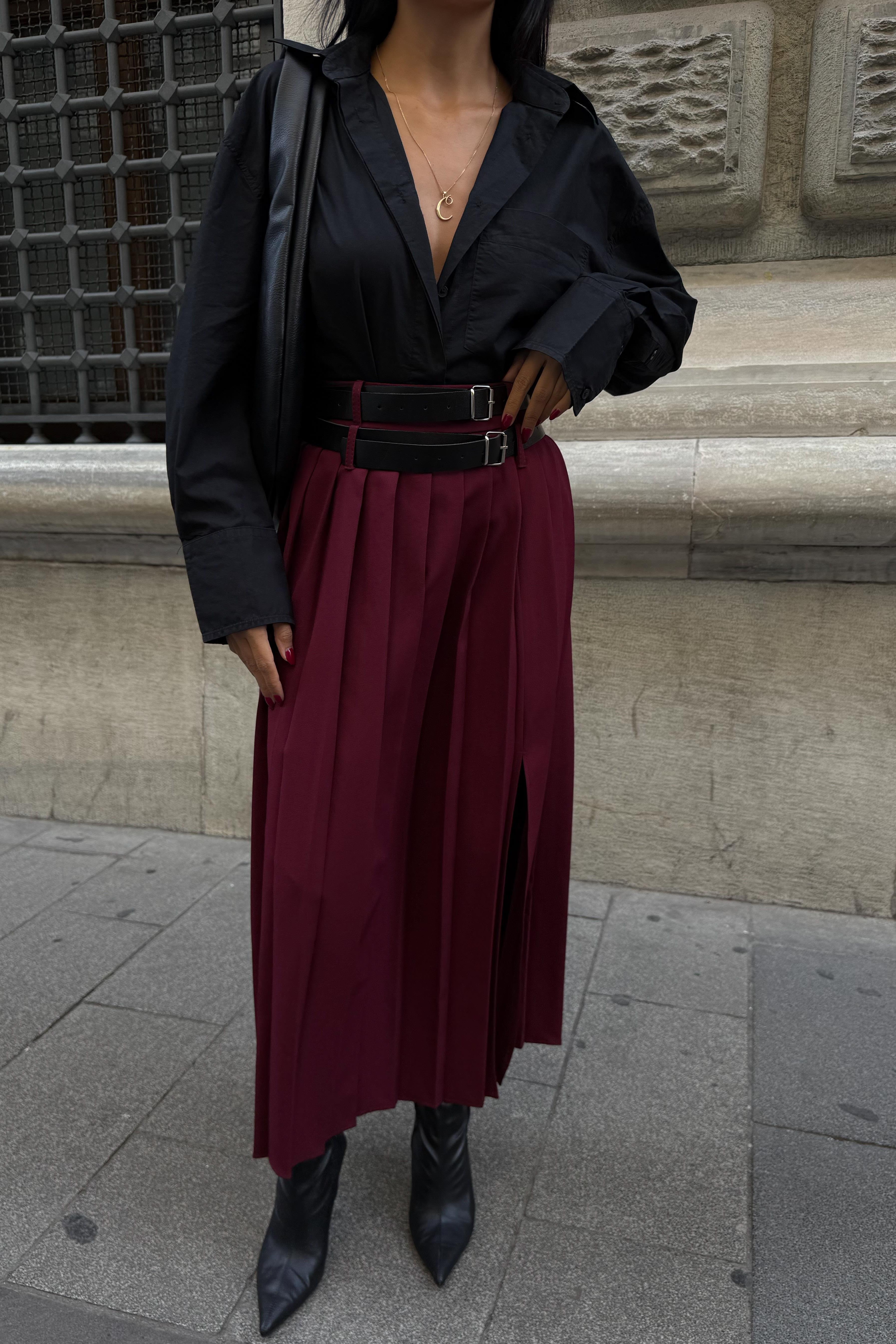 Çift Kemer Detaylı ve Yırtmaçlı Pileli Etek 4055