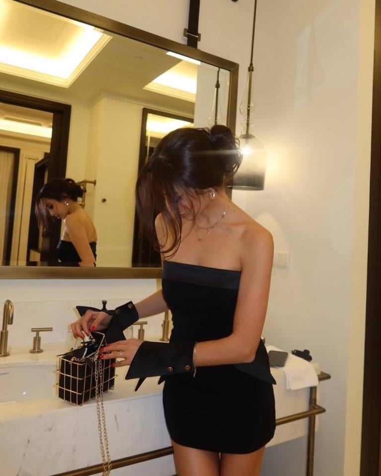 Dalgıç Kumaç Manşet Detaylı Straplez Elbise