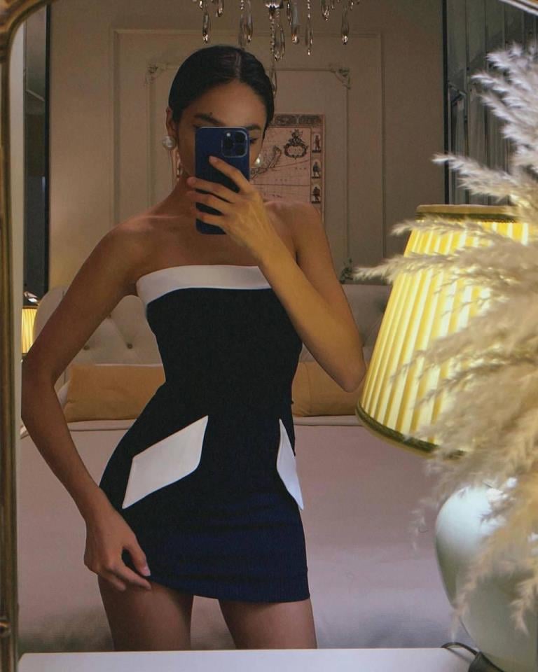 Dalgıç Kumaç Manşet Detaylı Straplez Elbise