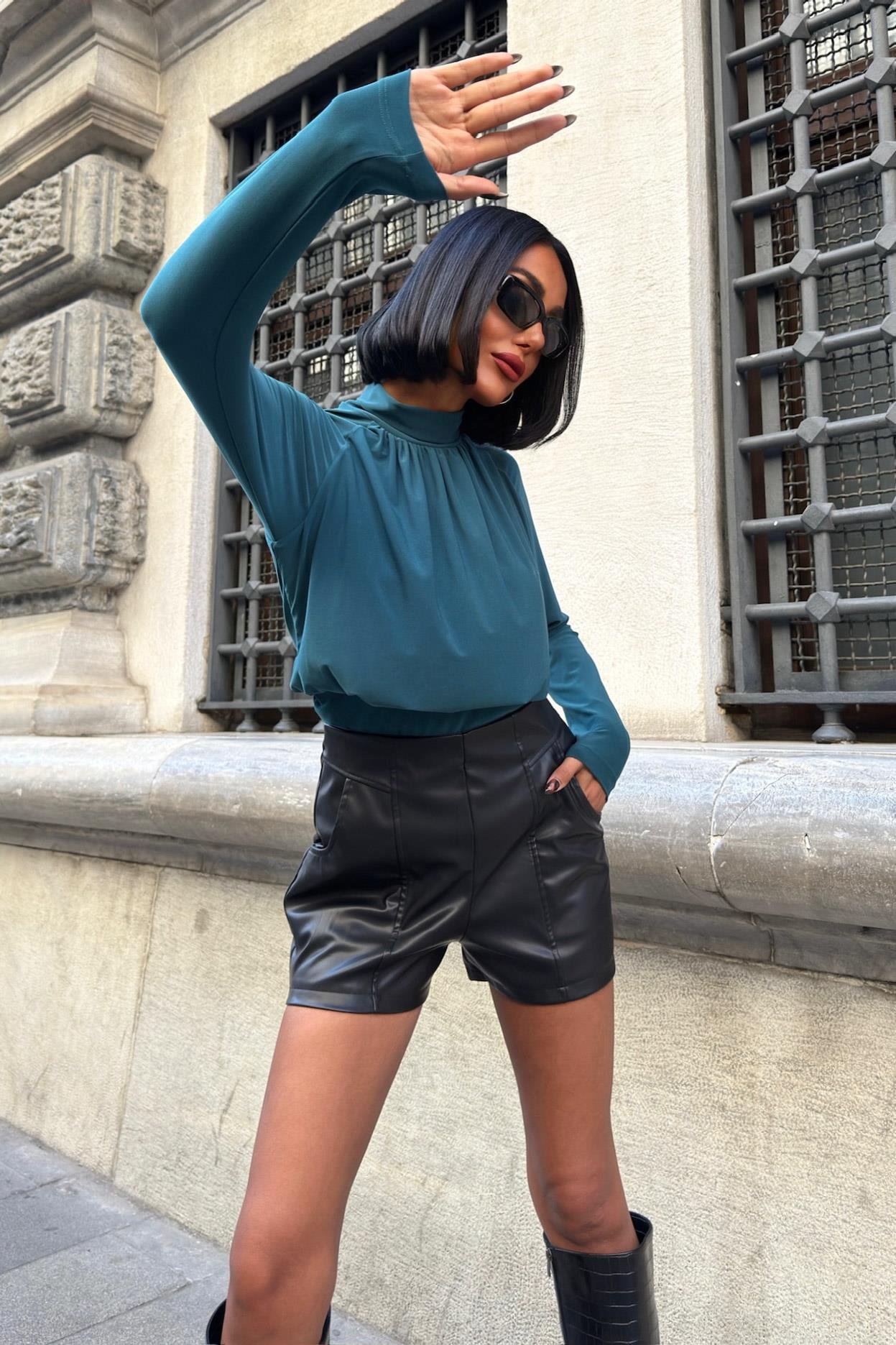 Döküm Detaylı Boğazlı Sandy Bluz 3480 R3-E-K3