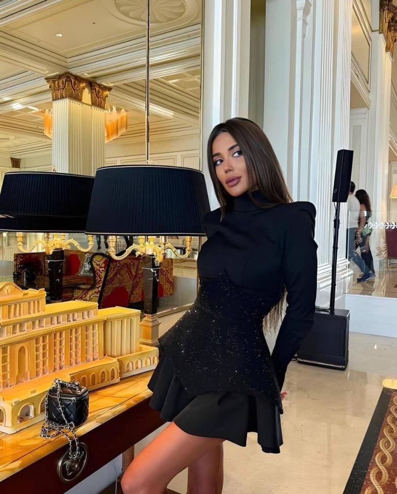 Düğme Detaylı Simli Kaşkorse Detaylı Tasarım Elbise