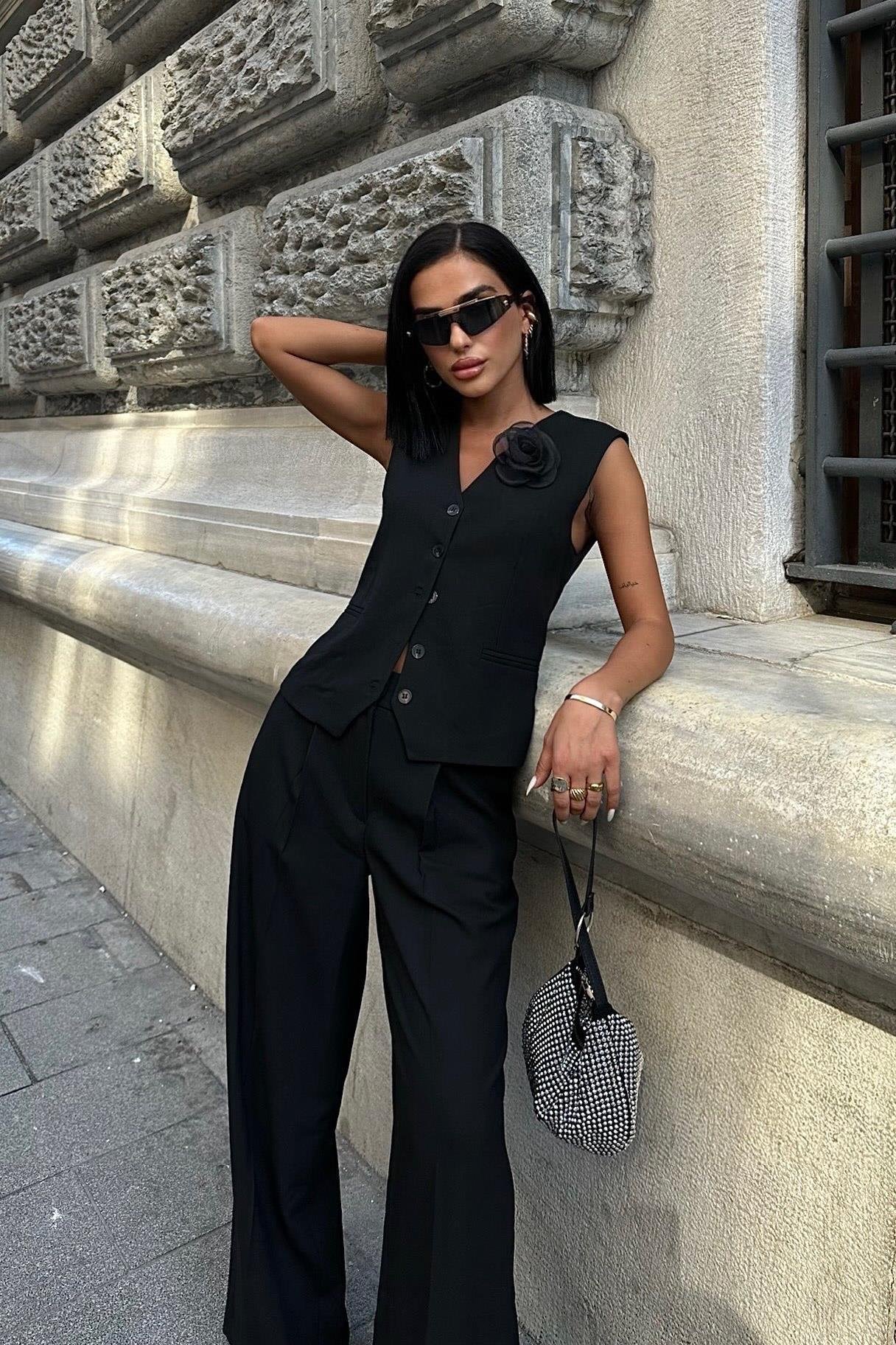 Elayne Akseuarlı Detay Yelek Takım 9900