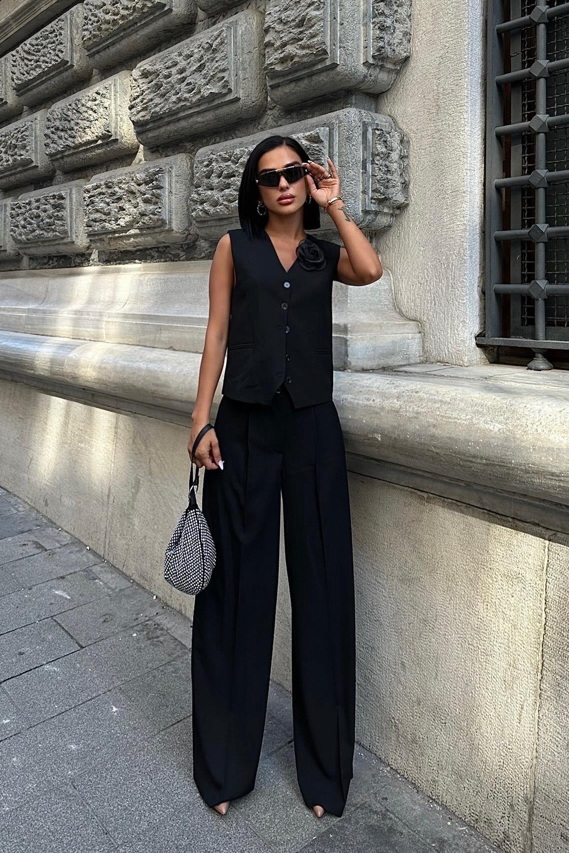 Elayne Akseuarlı Detay Yelek Takım 9900