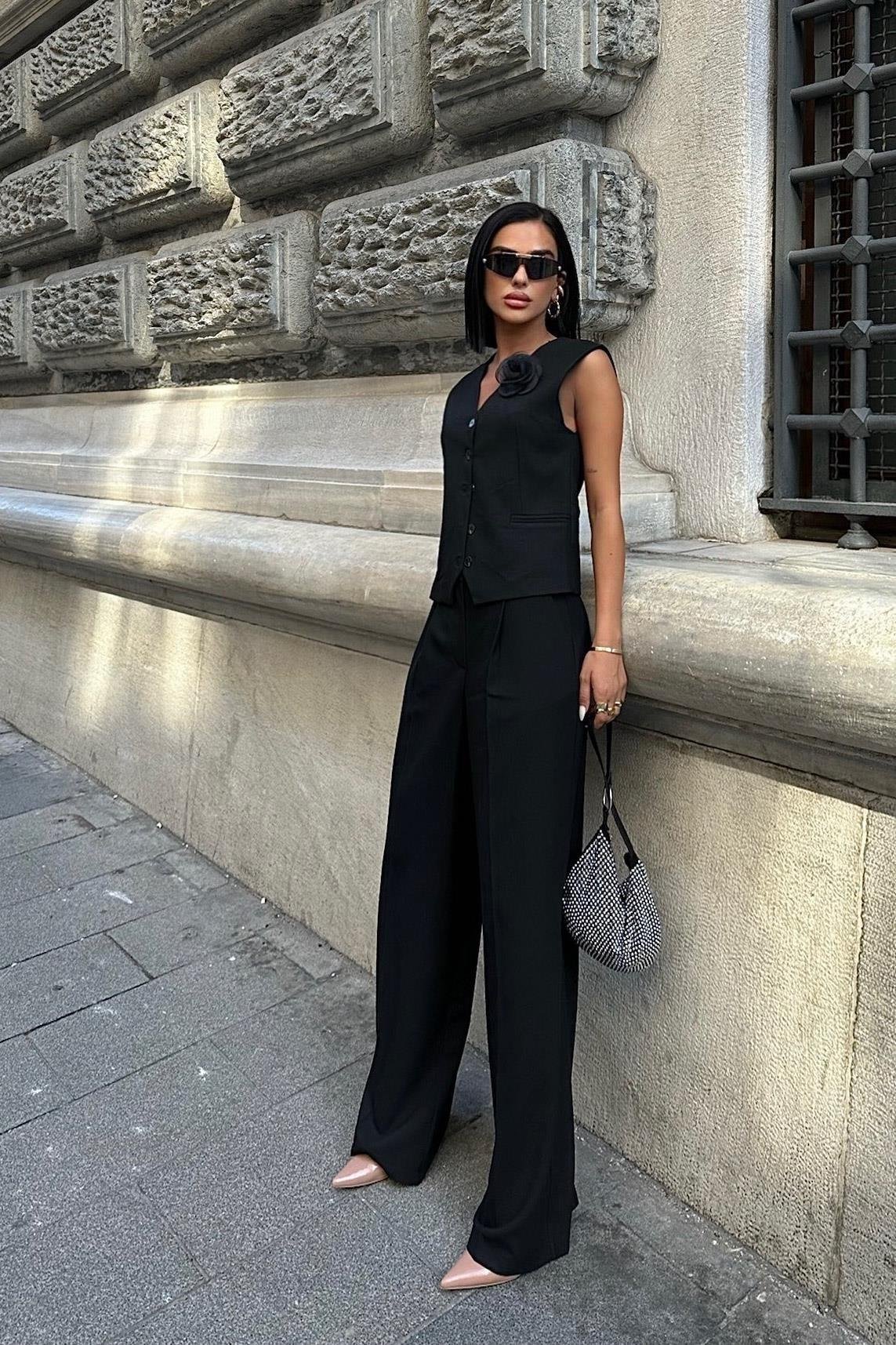 Elayne Akseuarlı Detay Yelek Takım 9900