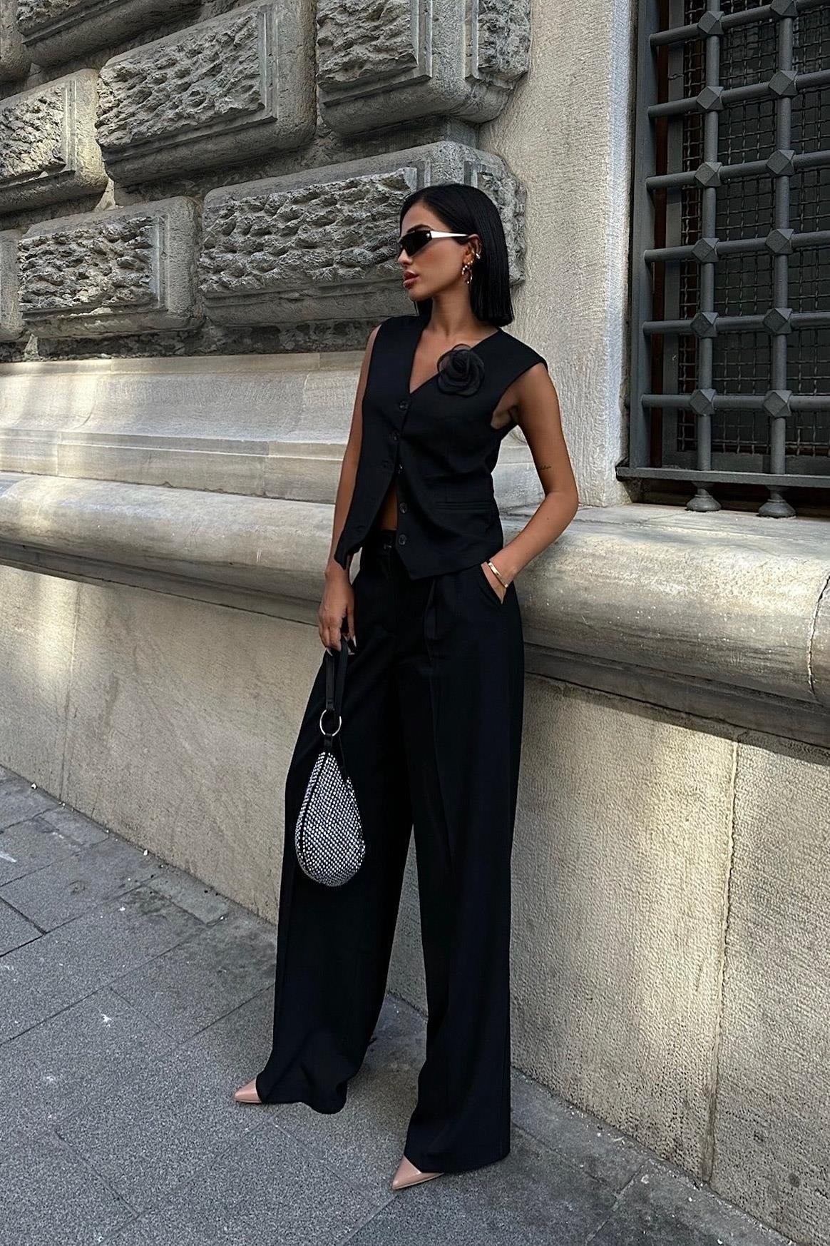 Elayne Akseuarlı Detay Yelek Takım 9900