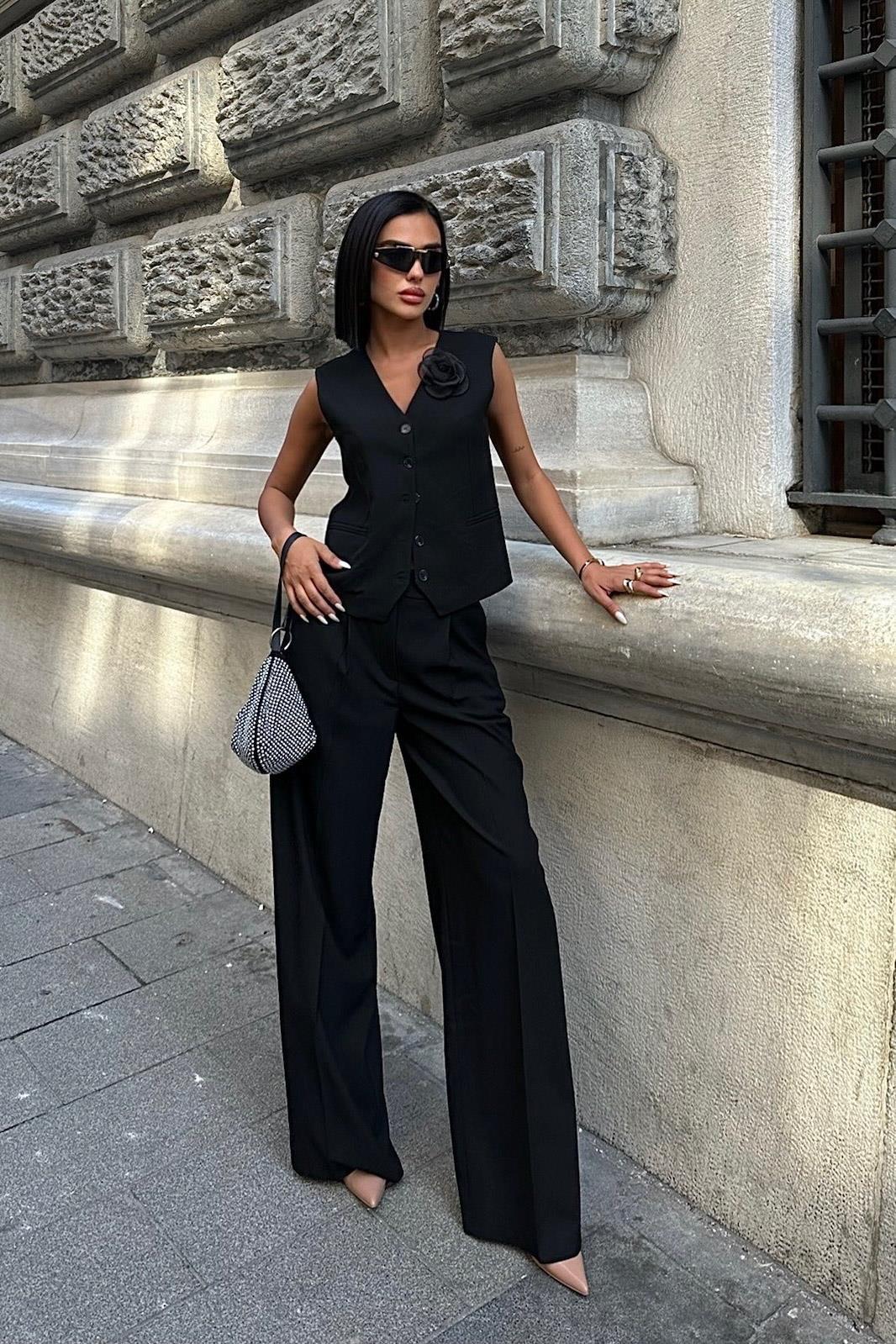 Elayne Akseuarlı Detay Yelek Takım 9900