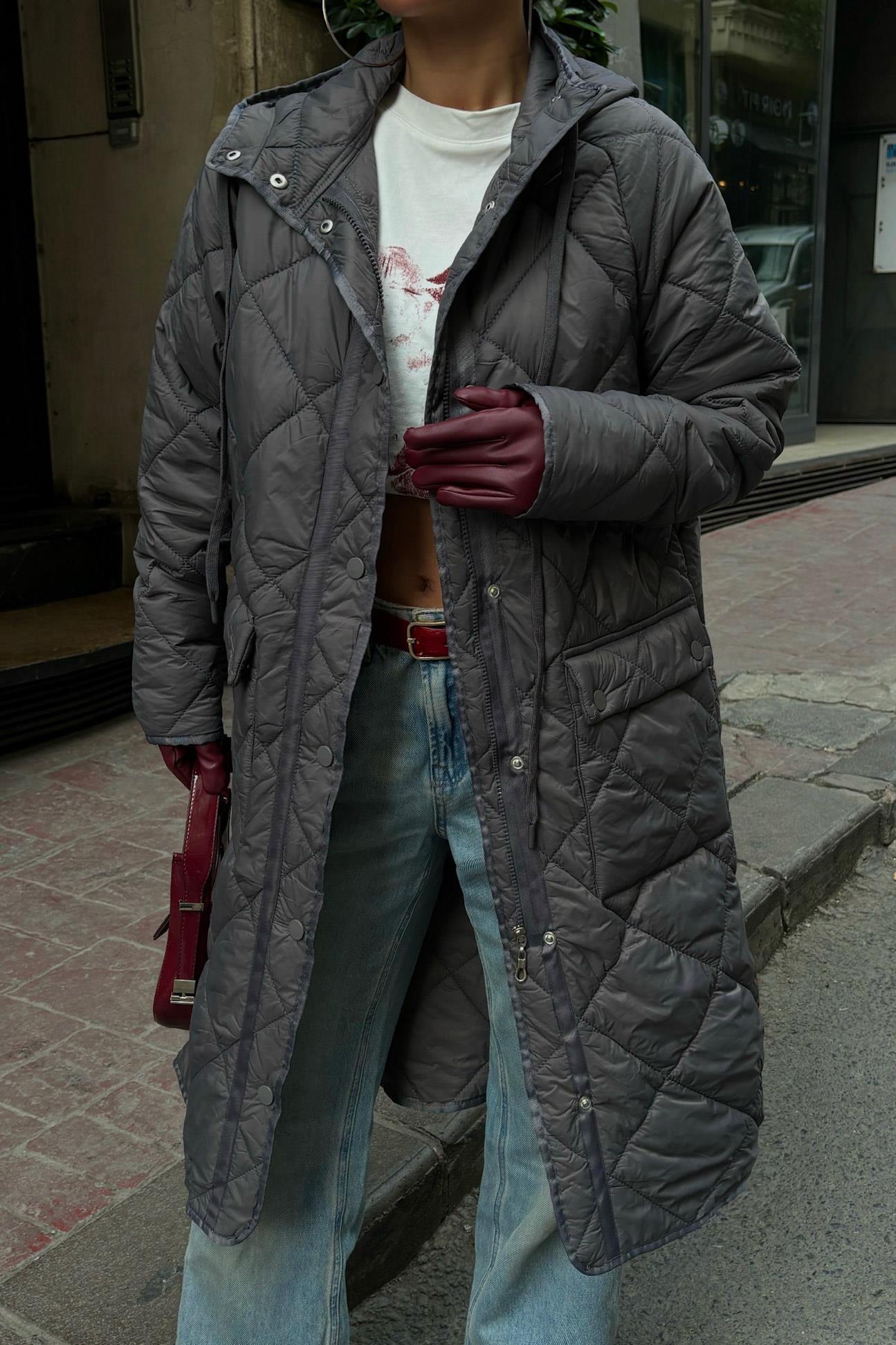 Fermuar ve Kapşonlu Uzun Kapitone Mont 7062 R11-A-K2