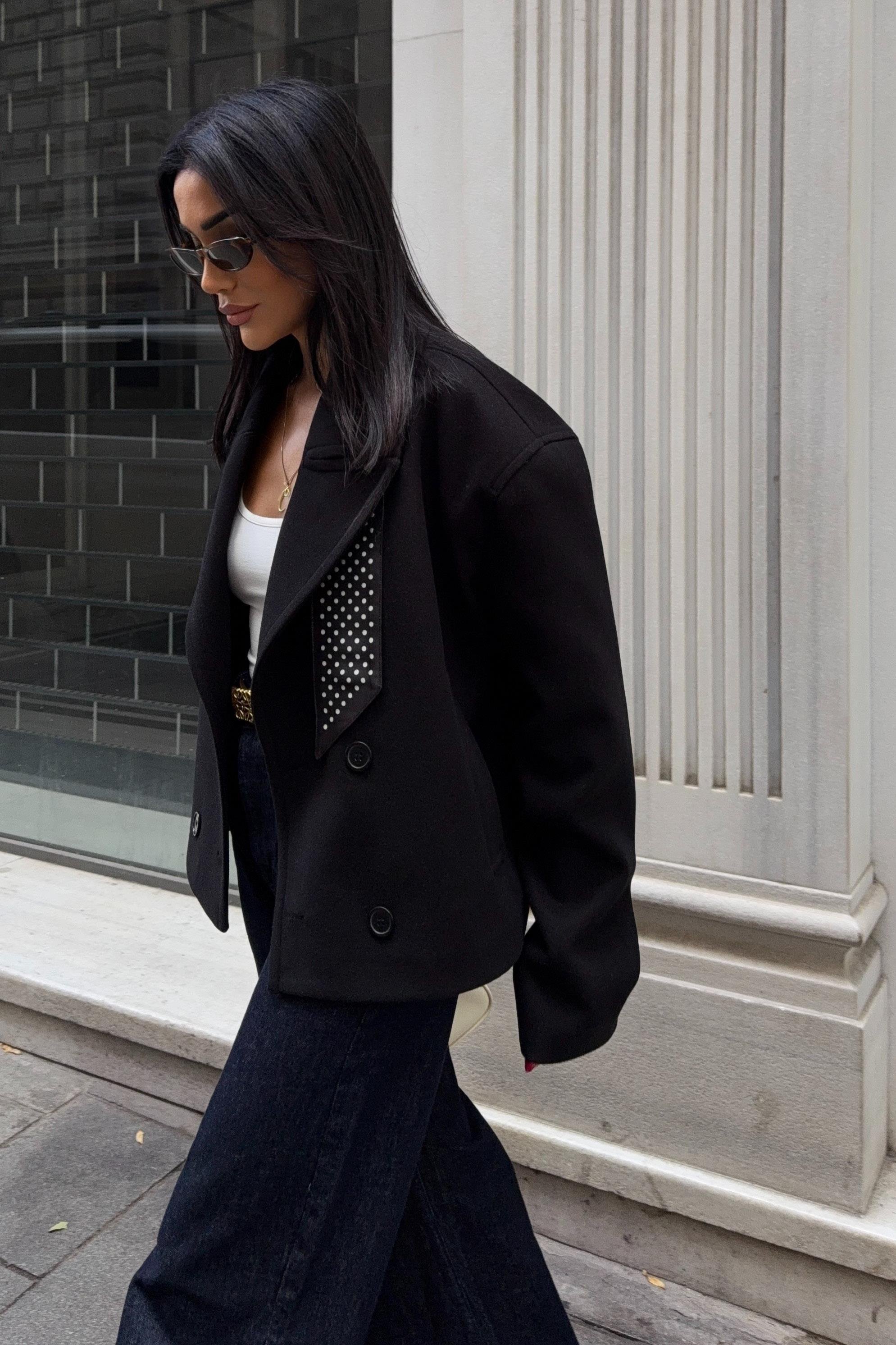 Fular Detaylı Premium Kaşe Ceket 7072