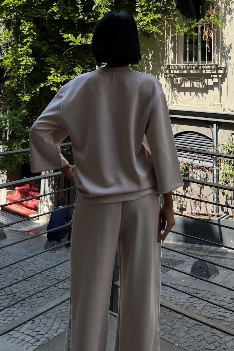 Göğüs Pencereli ve Aksesuar Detaylı Modal Takım 10255 R5-B-K1