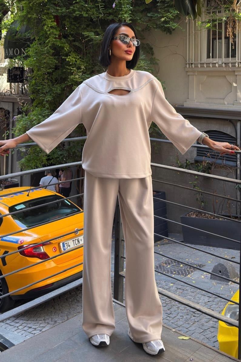 Göğüs Pencereli ve Aksesuar Detaylı Modal Takım 10255 R5-B-K1