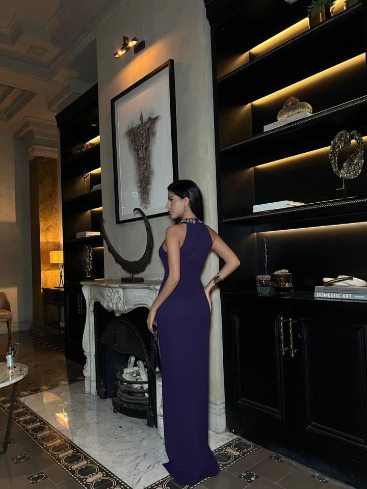 İthal Likralı Scuba Crep Kumaş Taş Ve Gül Detaylı Elbise