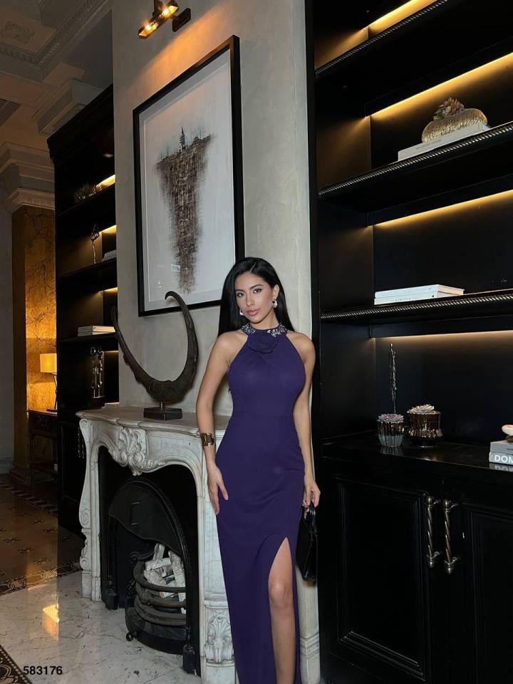 İthal Likralı Scuba Crep Kumaş Taş Ve Gül Detaylı Elbise