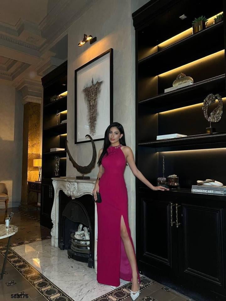 İthal Likralı Scuba Crep Kumaş Taş Ve Gül Detaylı Elbise