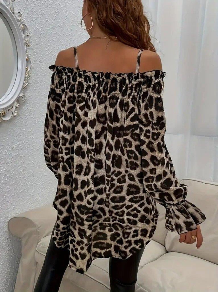 Kadın Ip Askılı Omuzlardan Açık Leopar Desenli Asimetrik Kesim Süprem Bluz