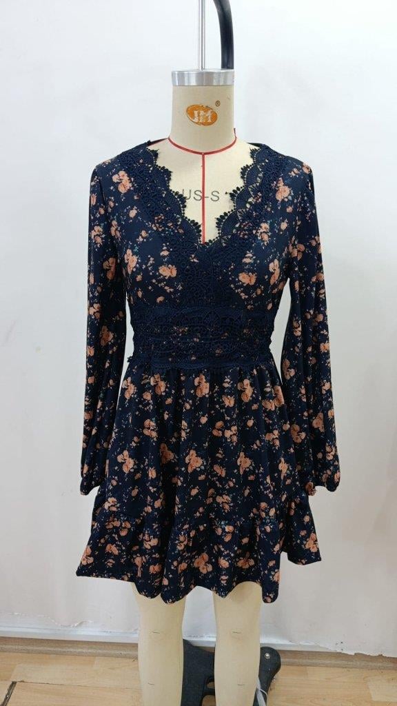 Kadın Uzun Kollu Dantel V Yakalı Mini Desenli Süprem Elbise