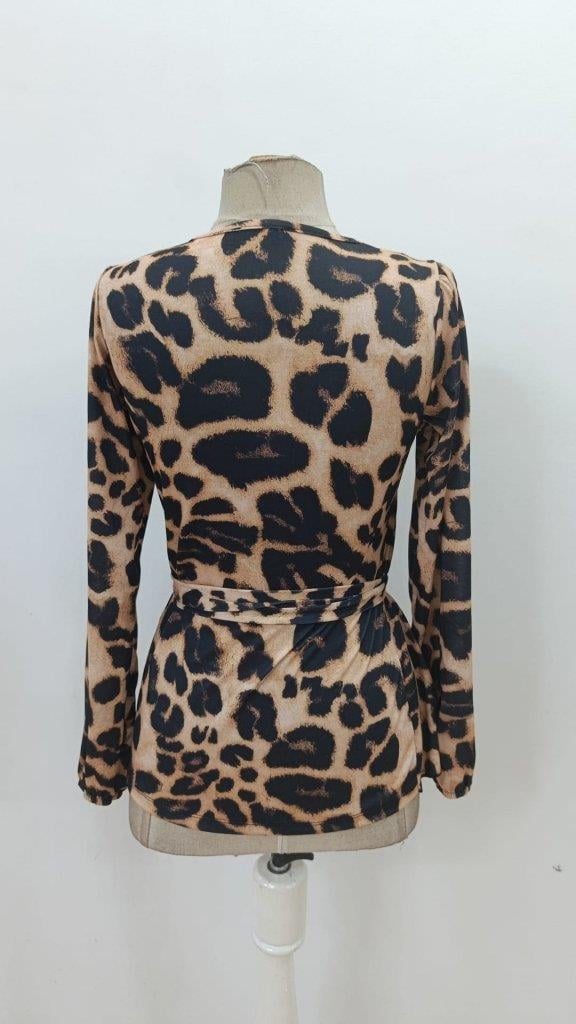 Kadın Uzun Kollu Kruvaze Yakalı Belden Kuşaklı Leopar Desenli Süprem Bluz