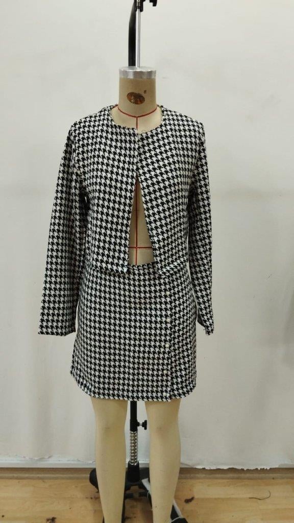 Kadın Uzun Kollu önü Açık Dokuma Ceket Ve Mini Etek Ikili Takım