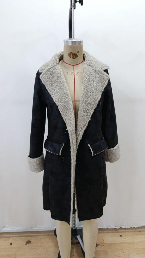 Kadın Uzun Kollu Yakalı Düğmeli Süet Mini Manto