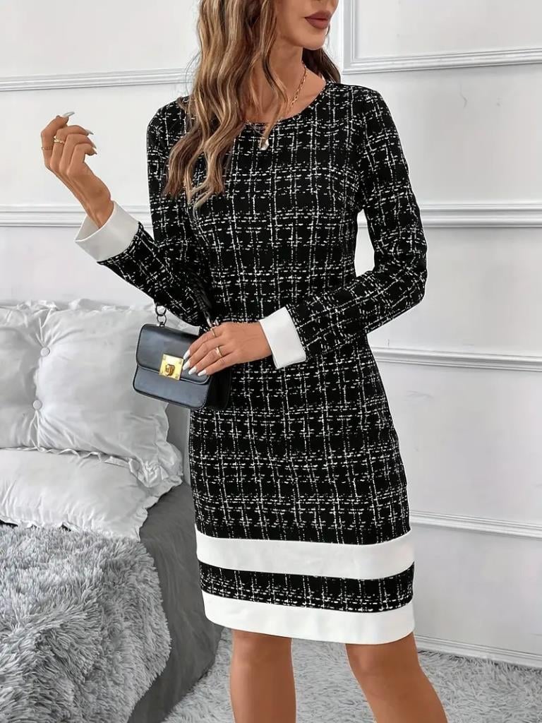 Kadın Uzun Kollu Yuvarlak Yaka Etek Ucu şerit Detaylı Kısa Dokuma Elbise