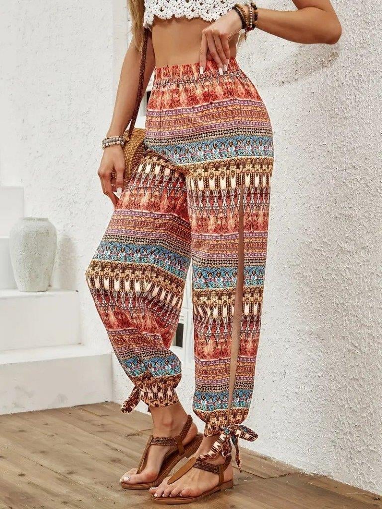Kadın Yüksek Belli Yanlardan Yırtmaç Detaylı Desenli Bürümcük Pantolon