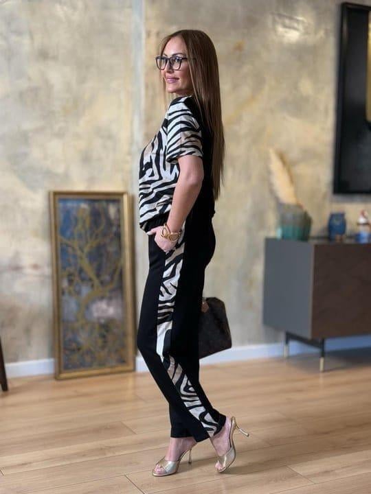 Kısa Kollu Bisiklet Yaka Zebra Desen Iki Iplik Kumaş Bluz Pantolon Ikili Takım