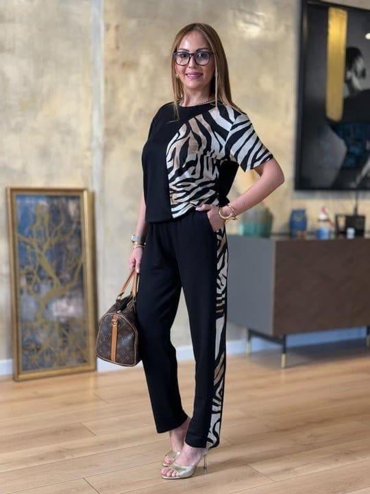 Kısa Kollu Bisiklet Yaka Zebra Desen Iki Iplik Kumaş Bluz Pantolon Ikili Takım