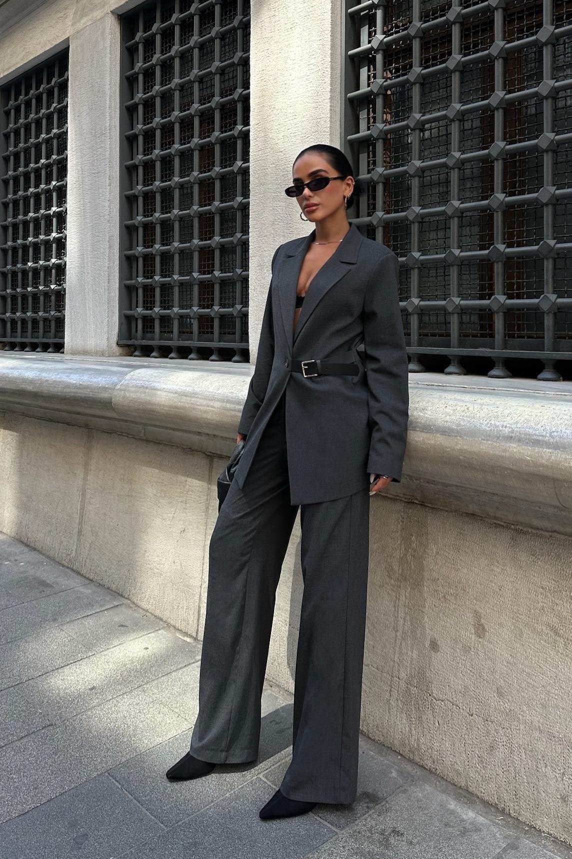 Meredith Kemerli Klasik Takım 9895