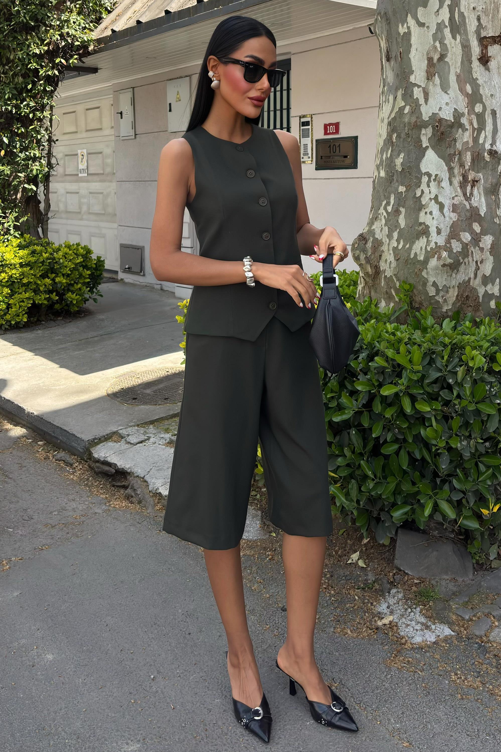 Midi Şortlu ve Yelekli Viscon Takım 10167 R7-C-K3