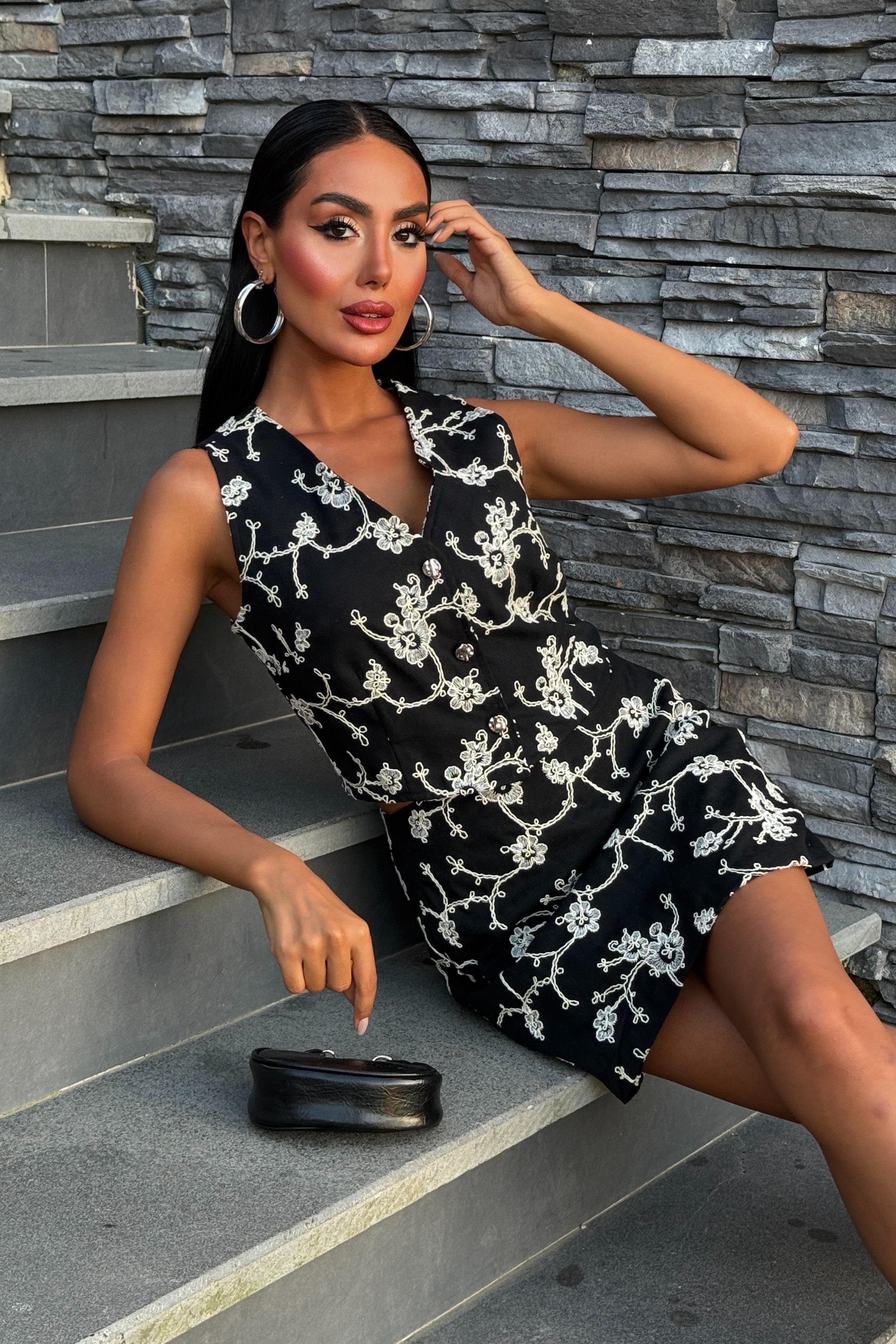 Nakışlı Yelek Şort Etekli Keten Takım 10226-08 R7-G-K2