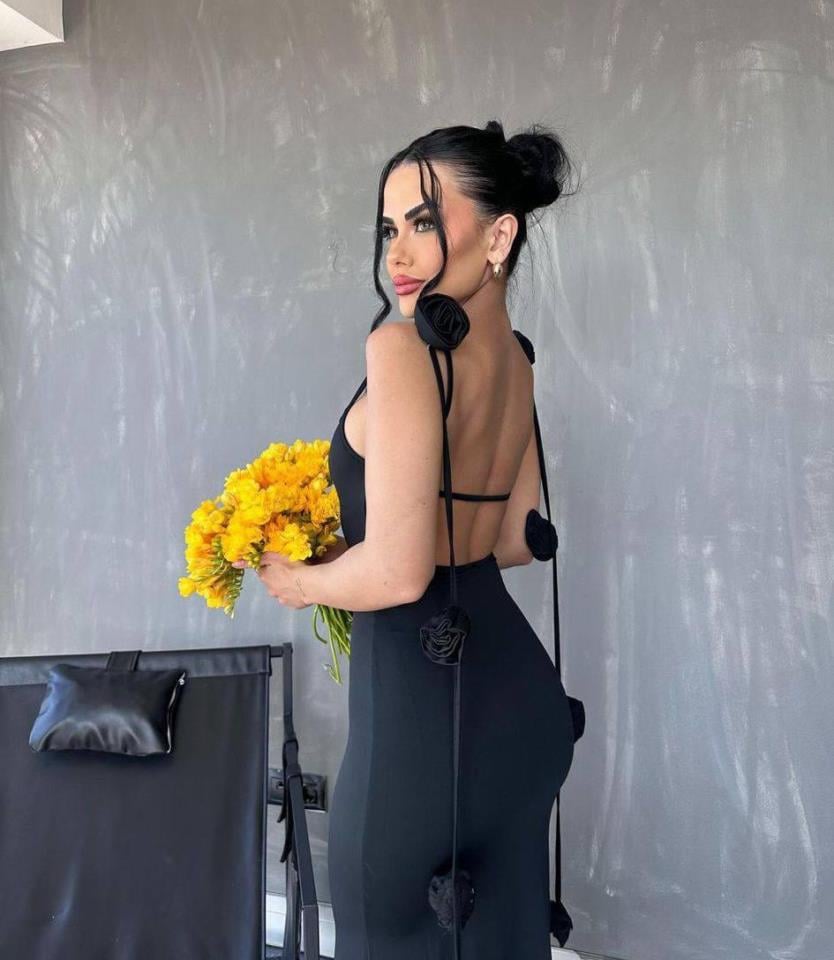 ÖZEL FİYAT Dalgıç Kumaş Gül Detaylı Tasarım Elbise