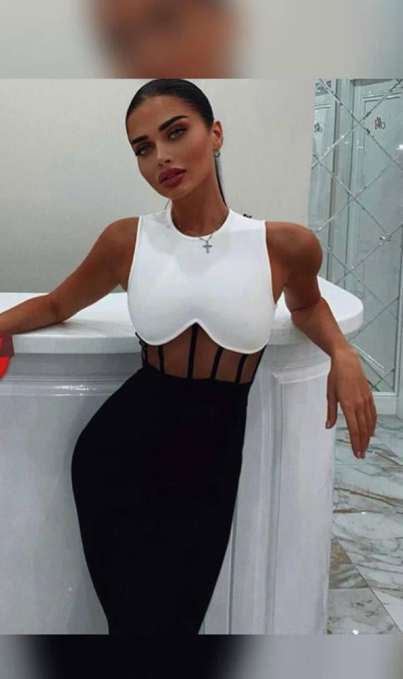 ÖZEL FİYAT İthal Likralı Dalgıç Kumaş Tül Dekolte Detaylı EFSANE Elbise