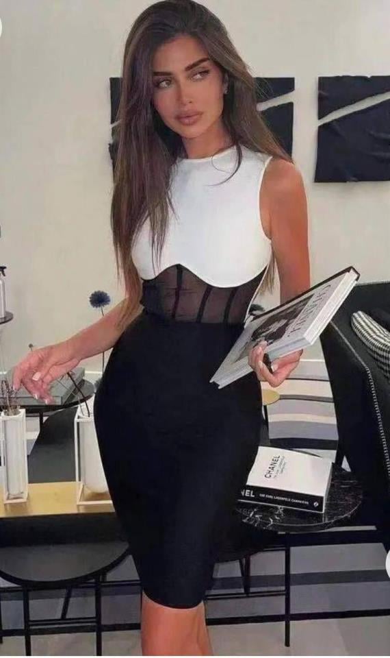 ÖZEL FİYAT İthal Likralı Dalgıç Kumaş Tül Dekolte Detaylı EFSANE Elbise