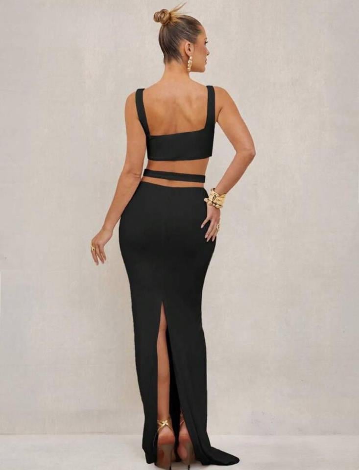 ÖZEL FİYAT Kalın Askılı Yanları Düğme Detaylı Sırt Dekolteli Yırtmaçlı Elbise