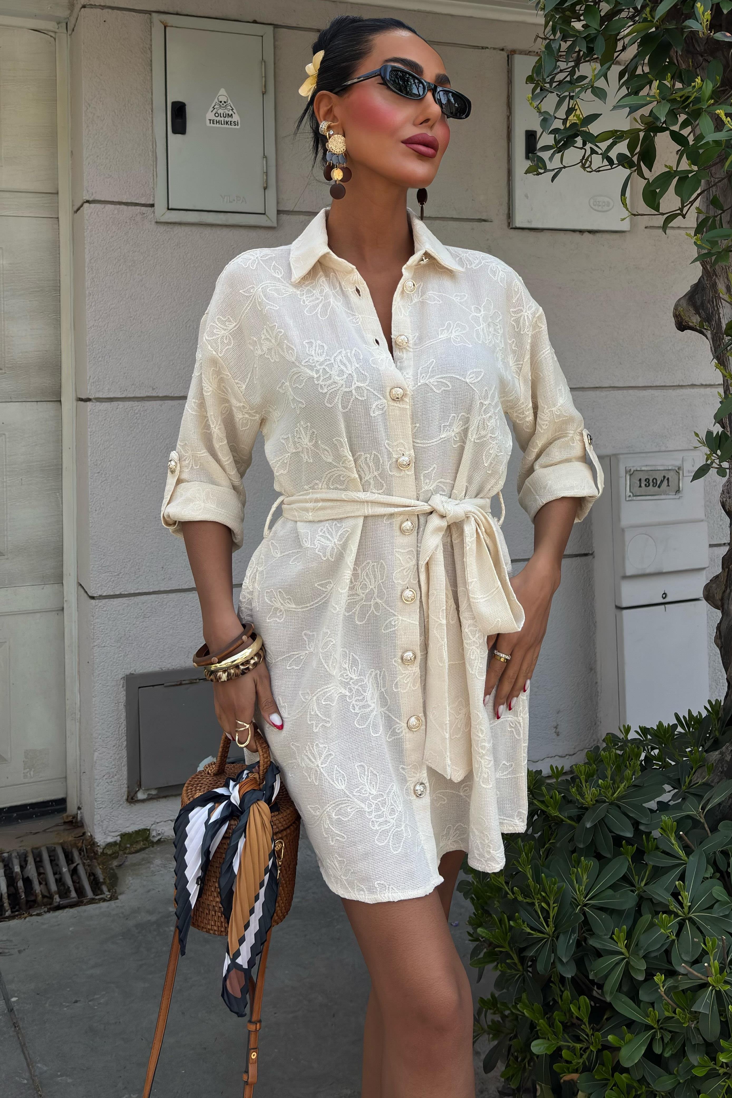 Süzene Nakışlı ve Gold Düğmeli Elbise 2742 R6-J-K3