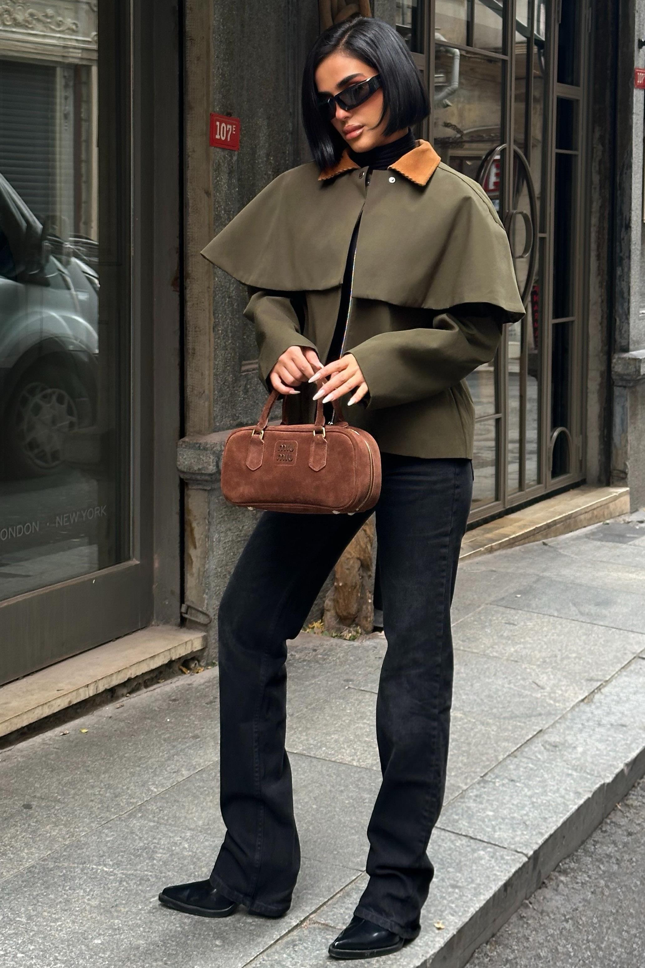 Trençkot Stil Pelerinli Ceket – Kadife Detay Mont 7076-08