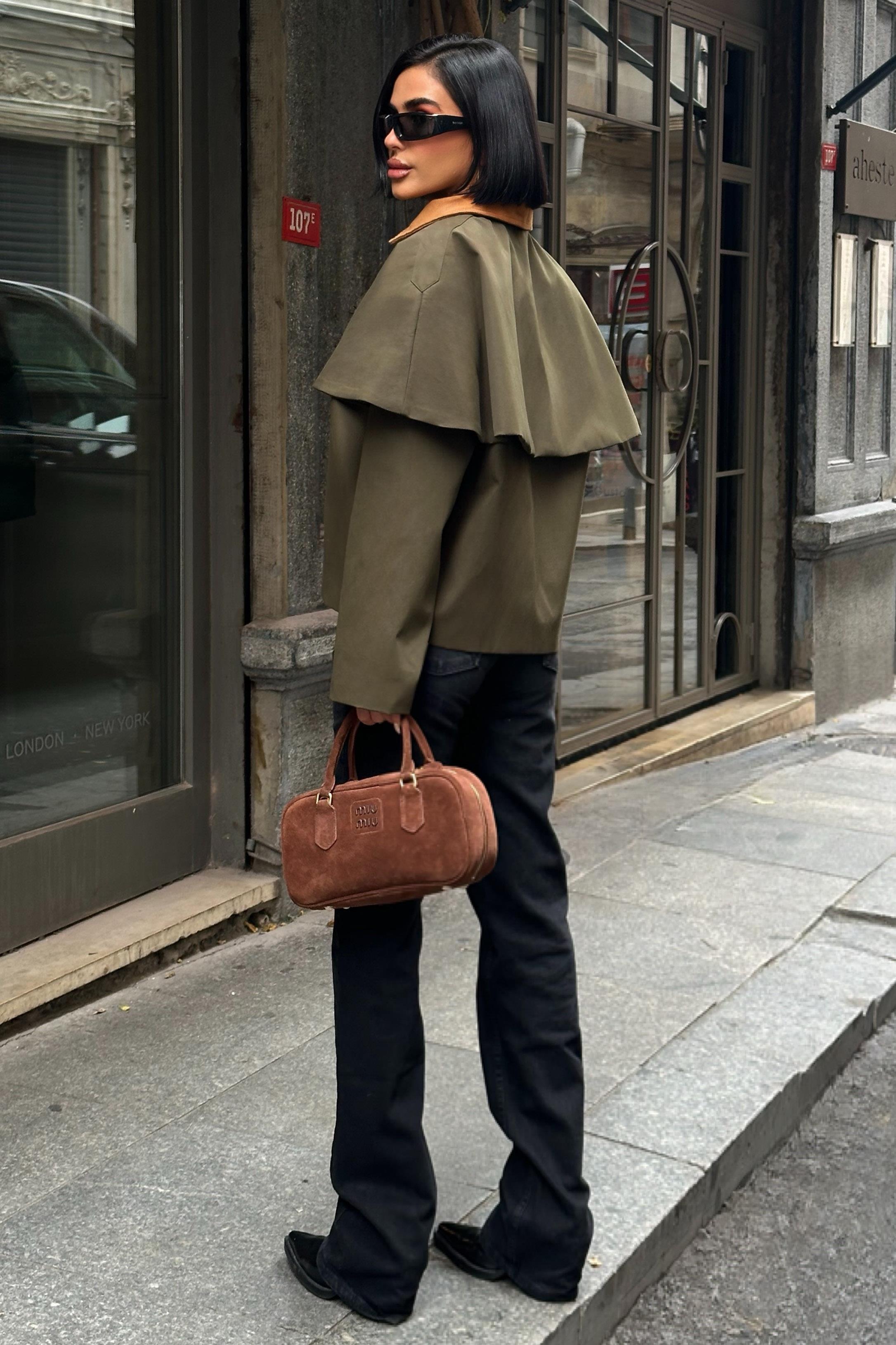 Trençkot Stil Pelerinli Ceket – Kadife Detay Mont 7076-08