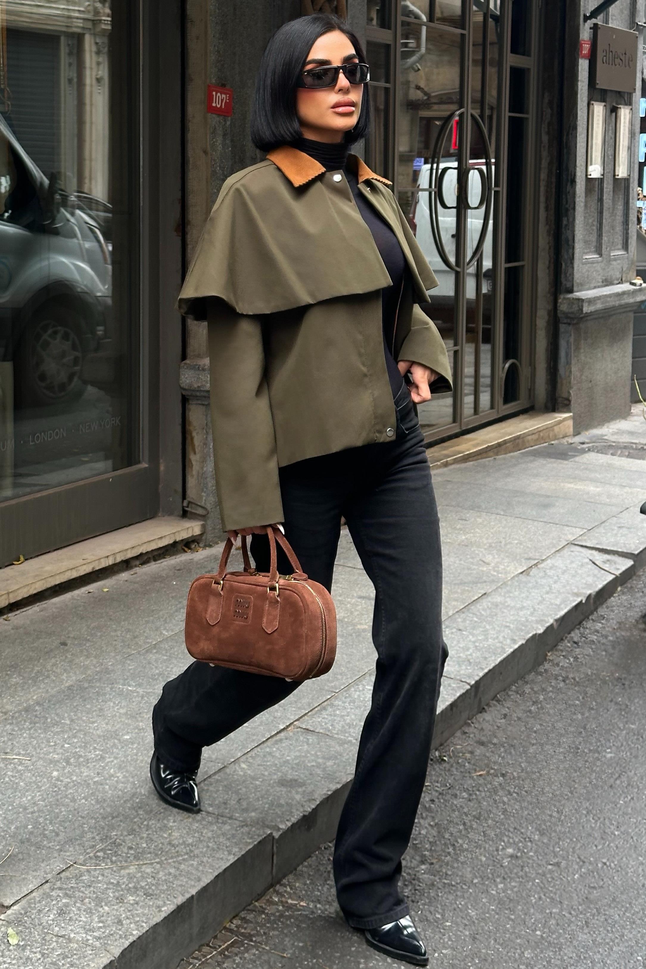 Trençkot Stil Pelerinli Ceket – Kadife Detay Mont 7076-08