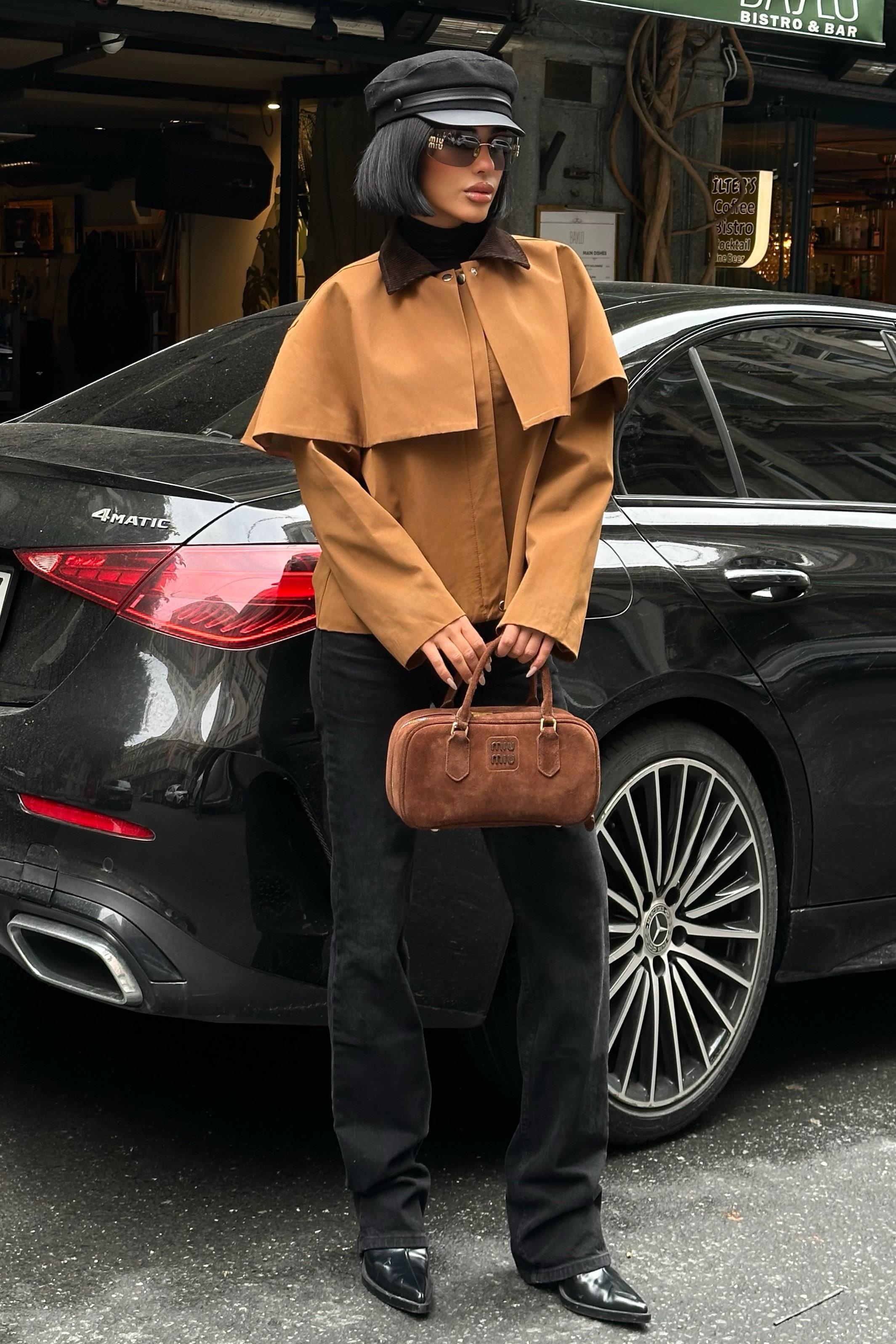 Trençkot Stil Pelerinli Ceket – Kadife Detay Mont 7076-08