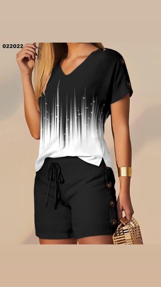 V Yaka Yanları Yırtmaçlı Digital Baskı Bluz Düğme Detaylı şort Ikili Takım