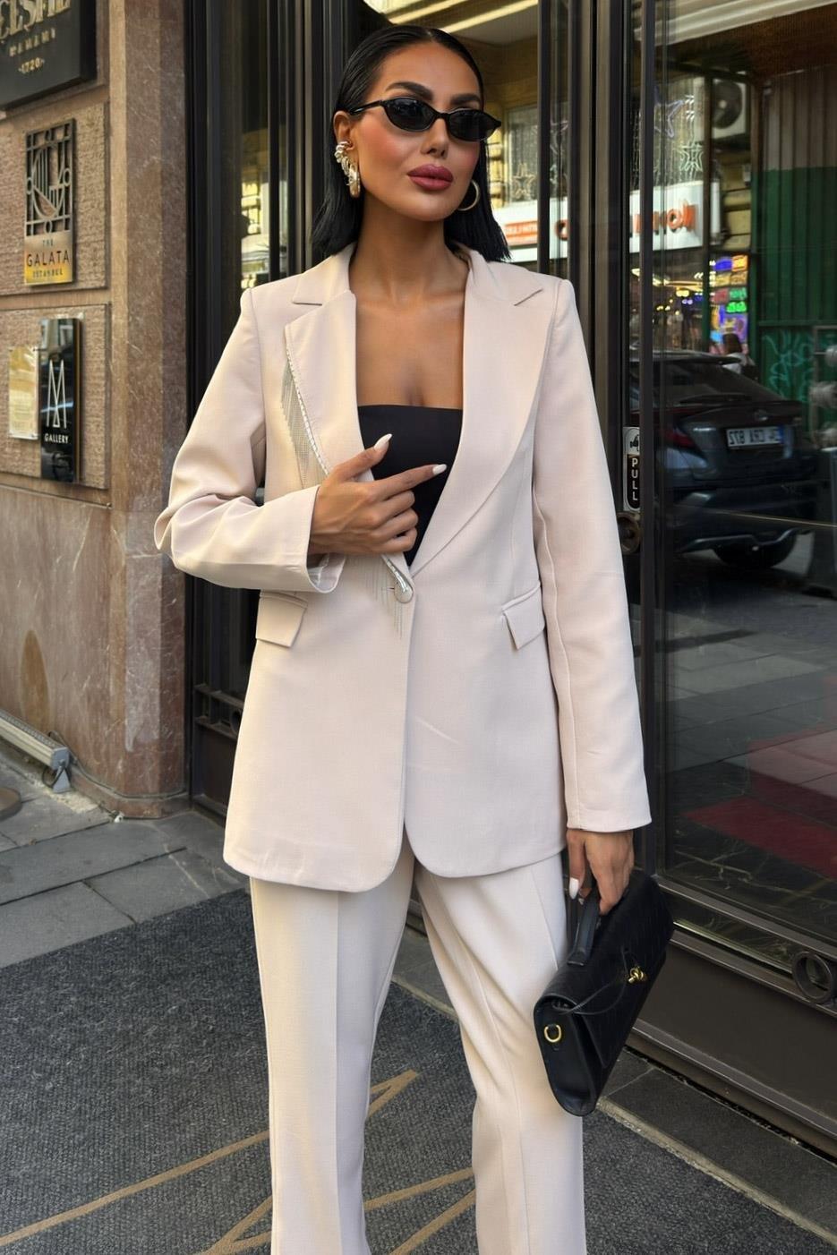 Yaka ve Paçaları Püsküllü Takım Elbise 10043 R8-D-K3