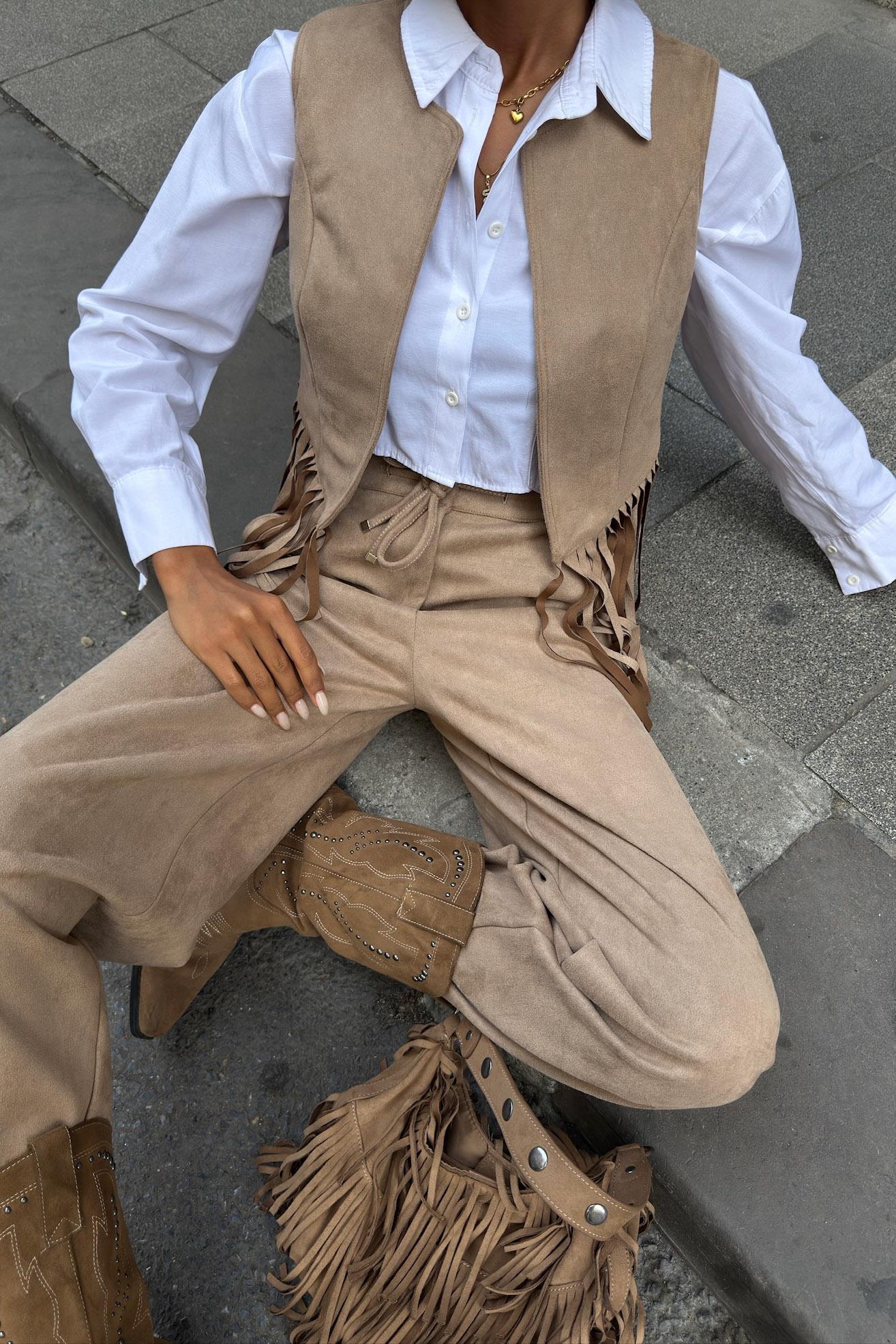 Yeleği Püsküllü Süet Takım 10273