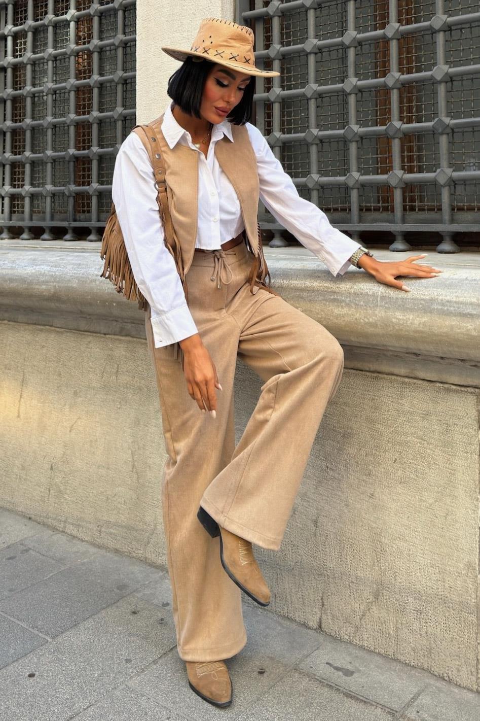 Yeleği Püsküllü Süet Takım 10273