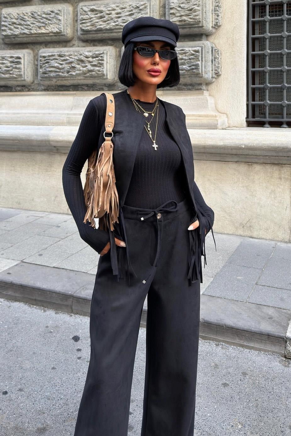 Yeleği Püsküllü Süet Takım 10273