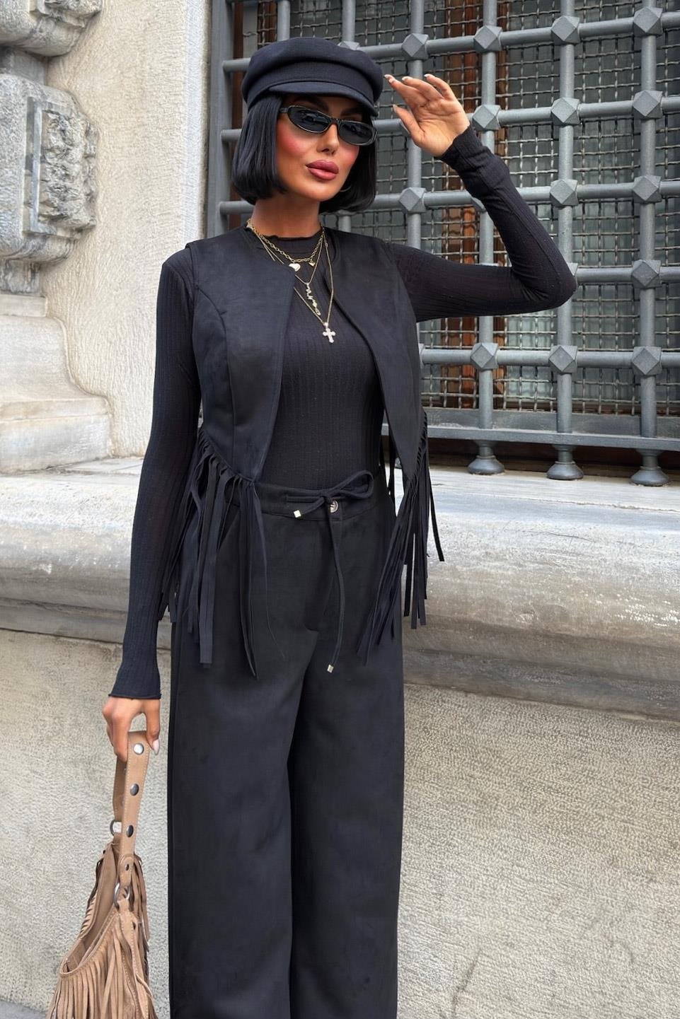 Yeleği Püsküllü Süet Takım 10273