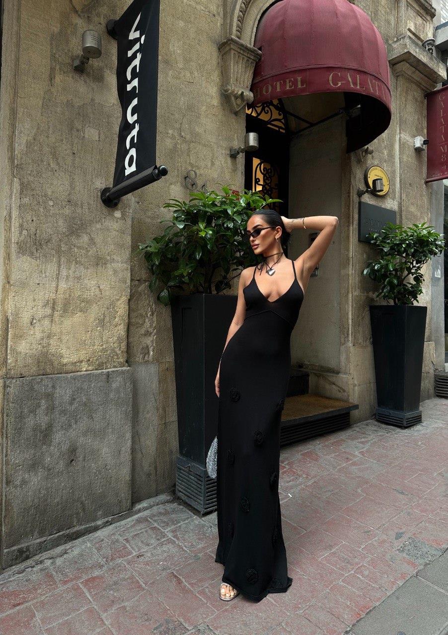 Zr Model Sırt Detay Gül Tasarım Elbise - Siyah